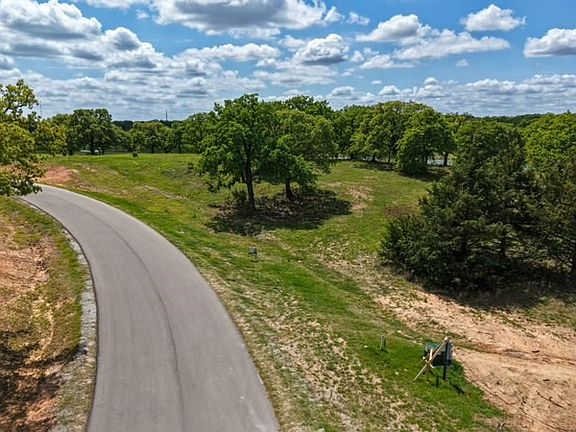 4th image of Stonebridge Blvd