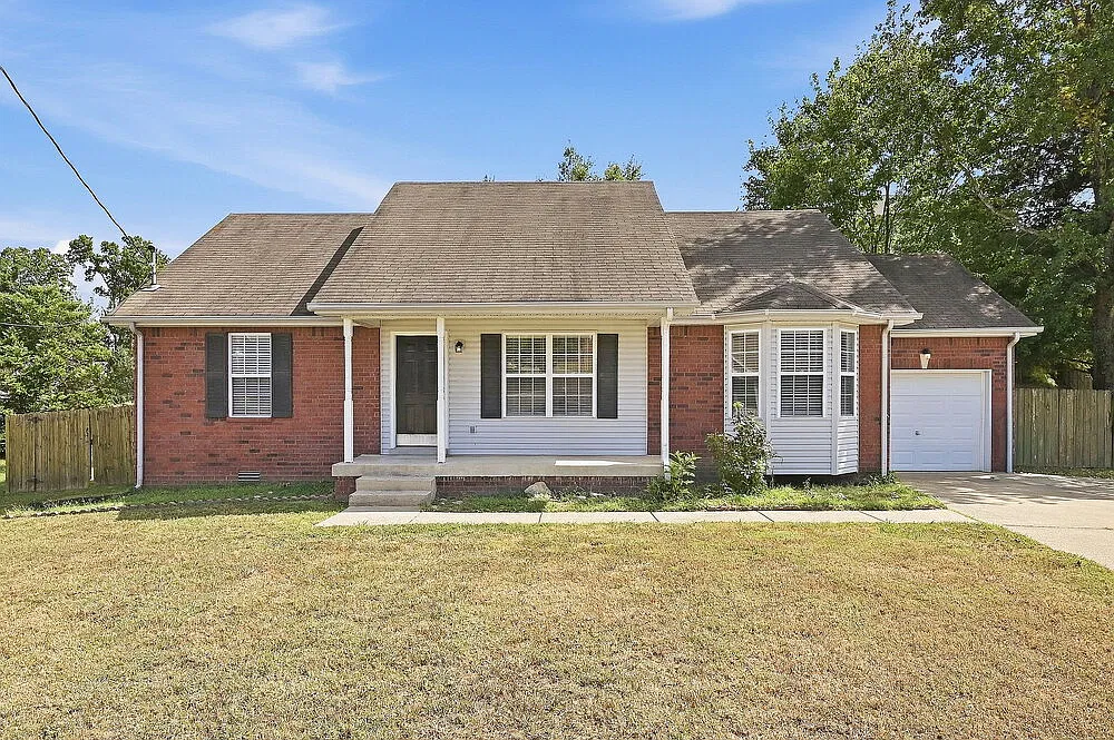3 bed, 2.0 bath, 1247 sqft, $2,180 — Photo 1