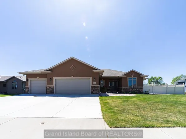 4211 Shanna St, Grand Island, NE 68803