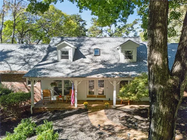 3195 Arrowhead Dr, Gainesville, GA 30506