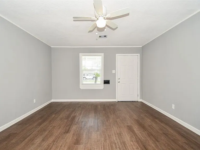 7334 Mountbatten Rd — Photo 3