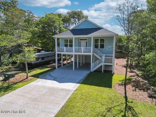102 SE 6th Street, Oak Island, NC 28465
