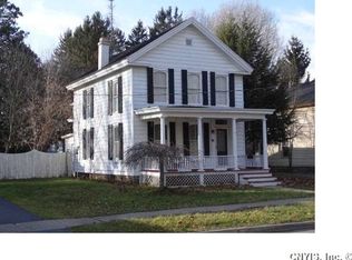 10 University Ave, Hamilton, NY 13346