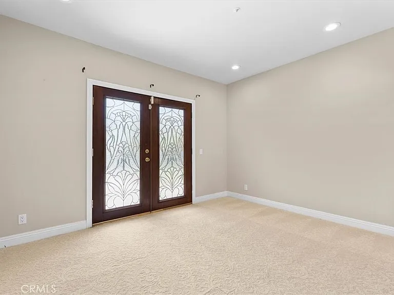 540 W 25th St — Photo 34