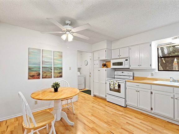 5th image of 2106 Calvert Rd