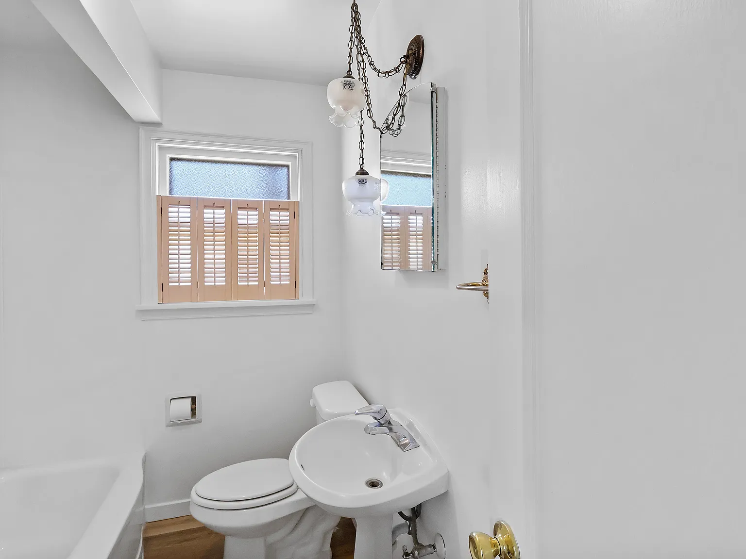 2 bed, 1000 sqft, $1,400 — Photo 3