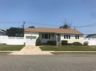 119 Thomas St, Brentwood, NY 11717