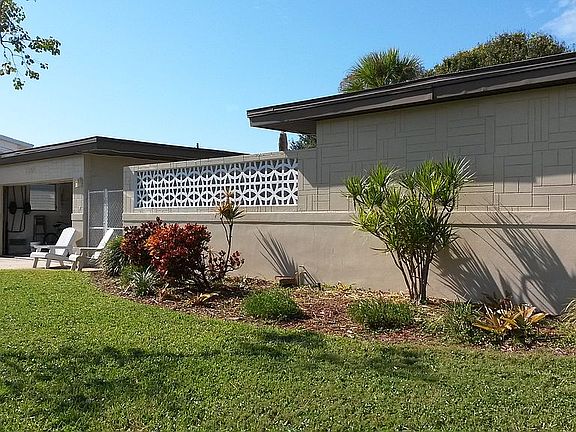 5th image of 1200 Pine Tree Dr