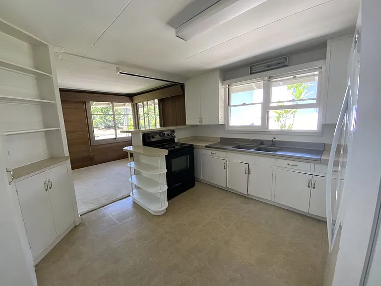 55 Akamu Pl — Photo 12