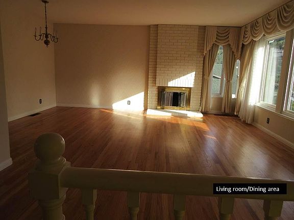 4th image of 1034 Yosemite Dr