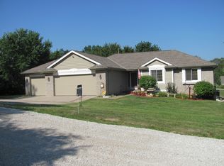2739 Mock Turtle Ln, Omaha, NE 68142