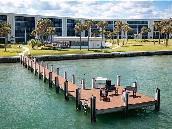 5th image of 200 Intracoastal Pl APT 301