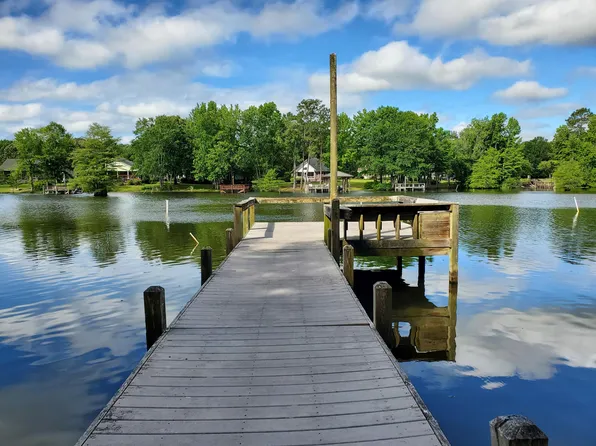 61 Ridge Lake Dr, Manning, SC 29102