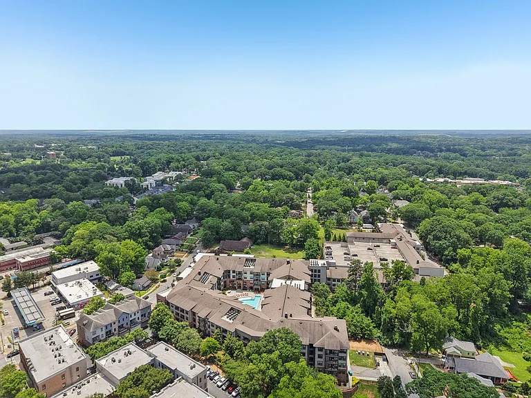 The Kirkwood Apartments at Edgewood — Photo 44