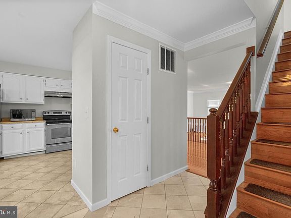 4th image of 6012 Kestner Cir