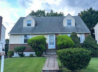 68 Shafter Ave, Albertson, NY 11507