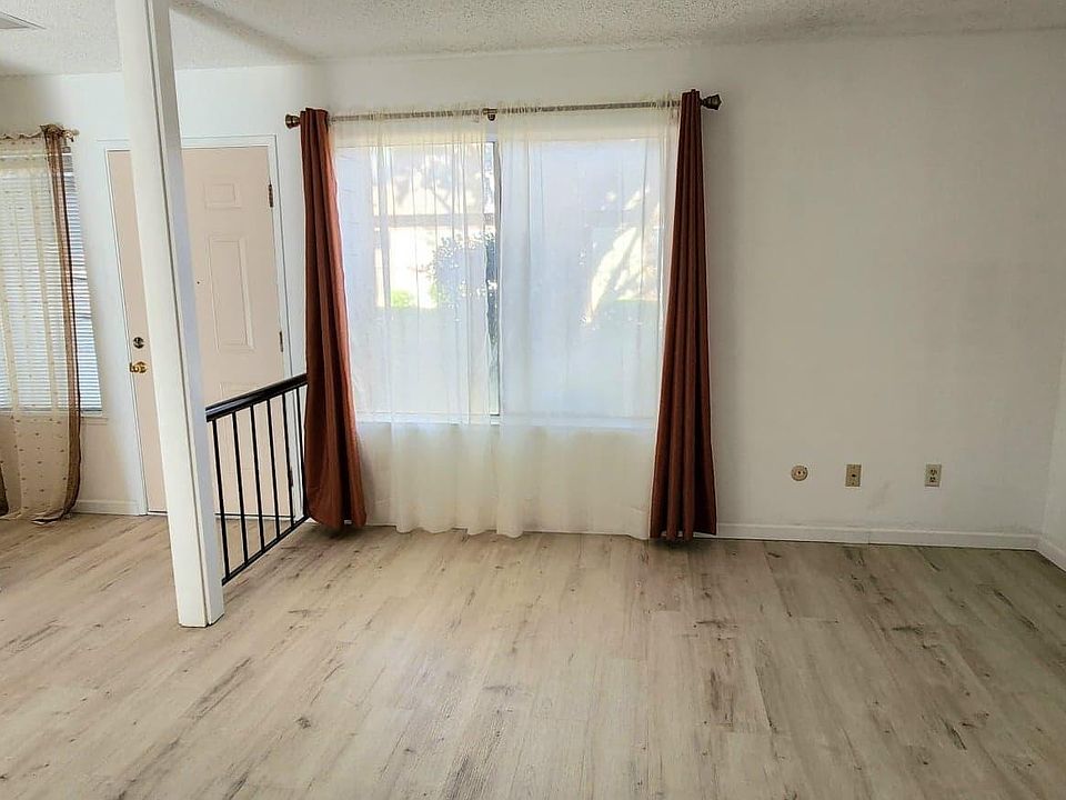 1st image of 3600 Larchmont Square Ln