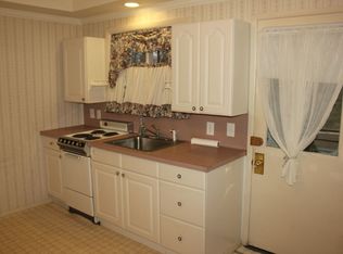 219 E Main St, Vernon, MI 48476