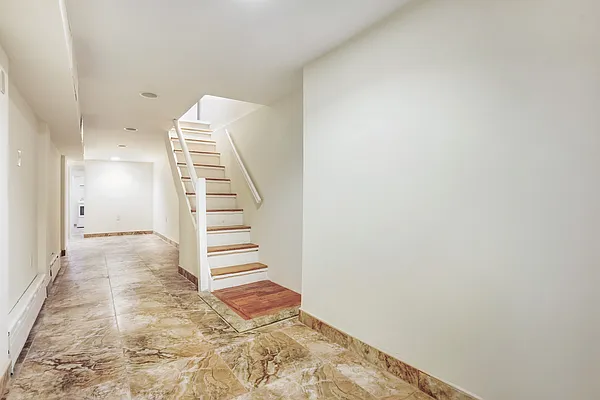 Rented by Compass | media 7