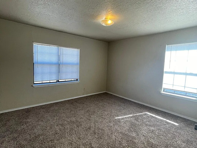 1106 NW Columbia Ave #9 — Photo 7