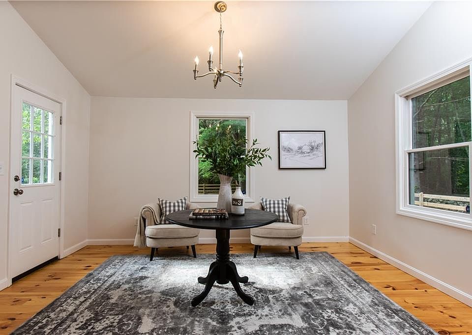 1st image of 181 Winsor Ave