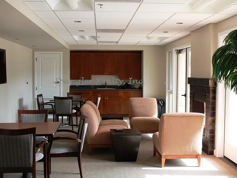 553 Laguna Dr — Photo 18