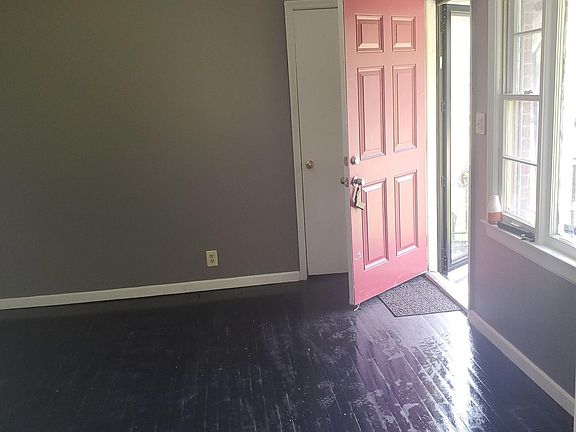 Entrance - living area