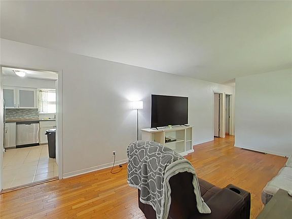 3rd image of 2307 Valley Brook Ln