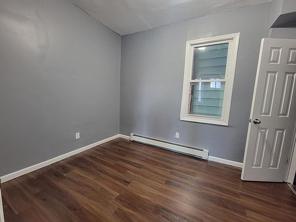 4th image of 241 12th Ave #1E
