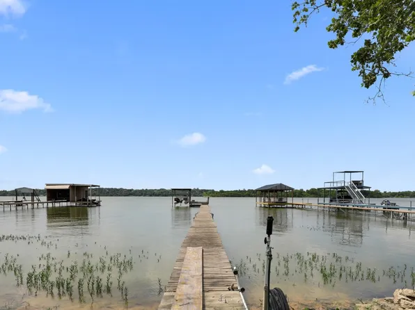 8048 Woodvale Rd, Fort Worth, TX 76135