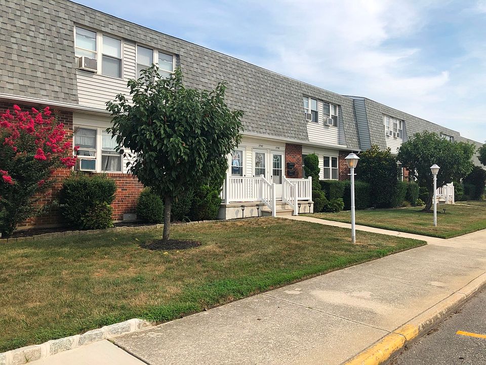 1st image of 2740 Bay Ave #2740