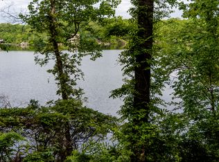 38 Indian Trl, Andover, NJ 07821