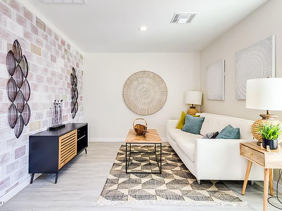 3rd image of 8210 E HEATHERBRAE Avenue