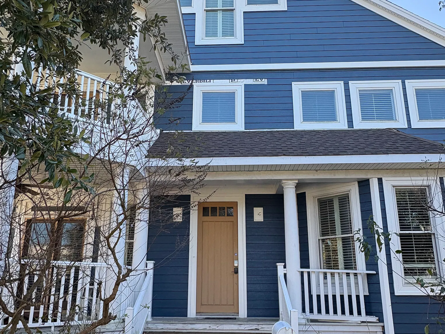 4 bed, 3600 sqft, $4,000 — Photo 2