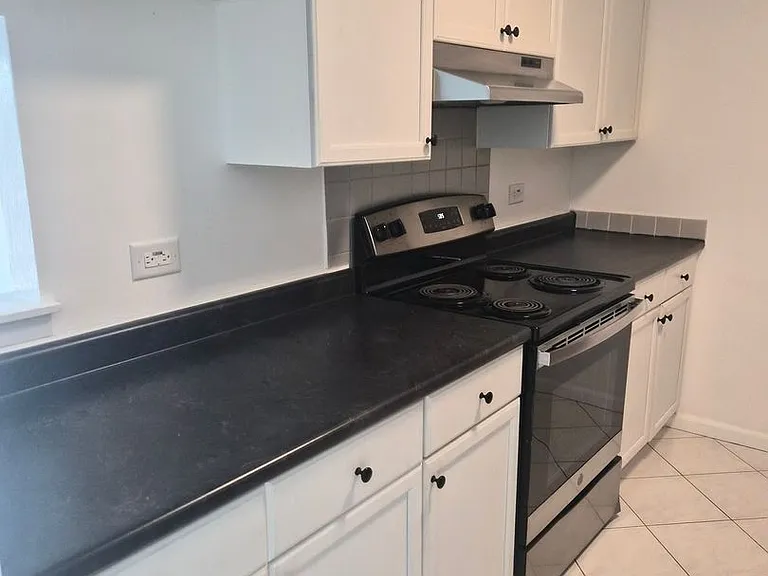 1424 Stonebridge Cir #L9 — Photo 11