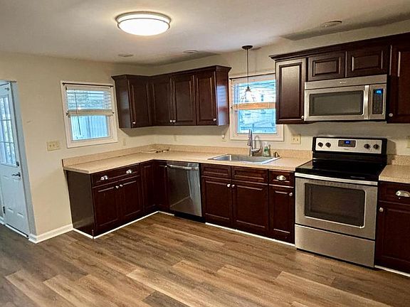 5th image of 3 Grape St