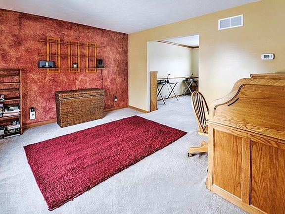 4th image of 601 Alex Ct