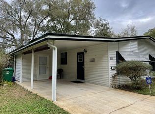 511 Leaf Cir, Deland, FL 32724