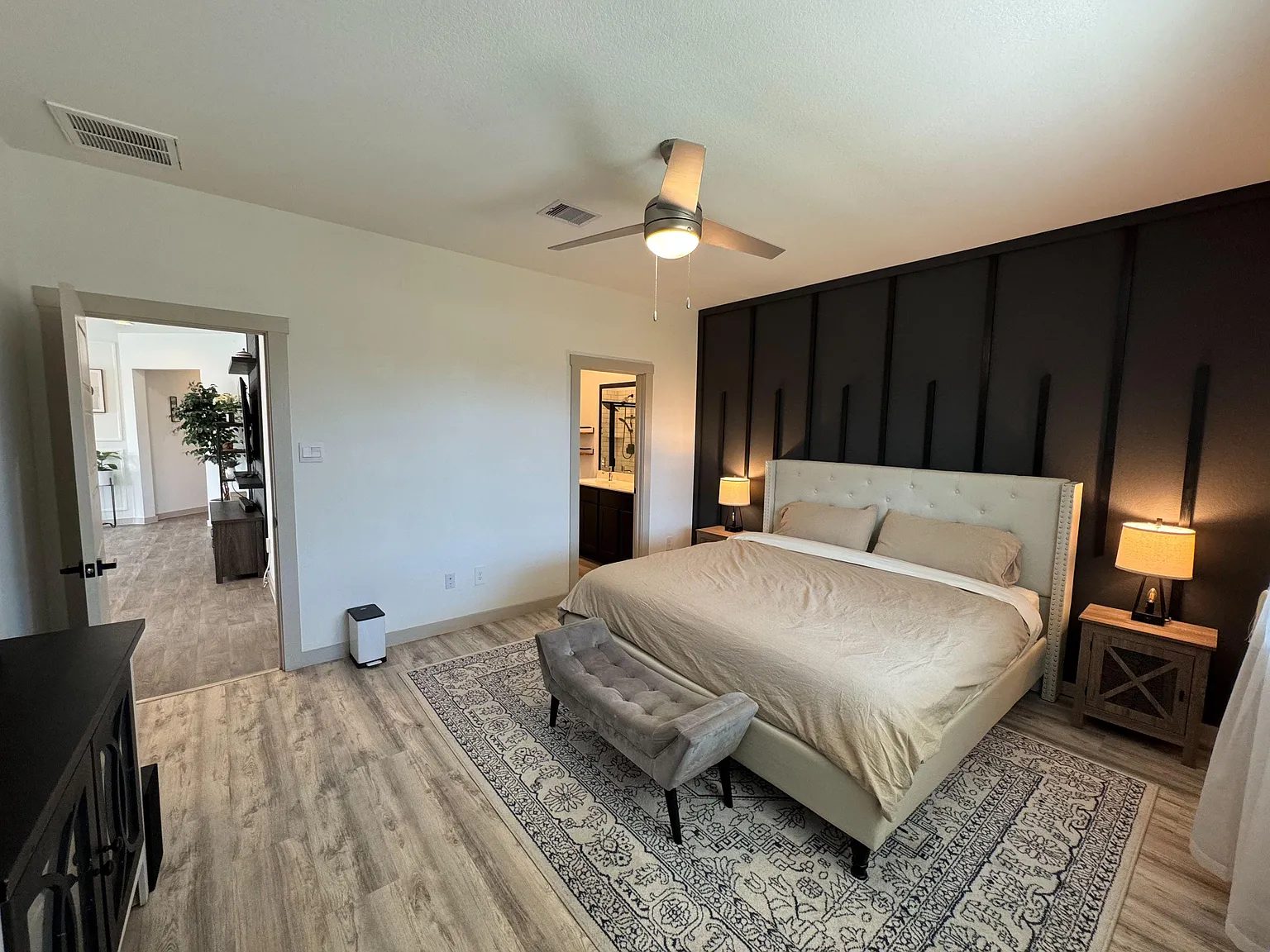 3 bed, 2.0 bath, 1600 sqft, $1,209 — Photo 2