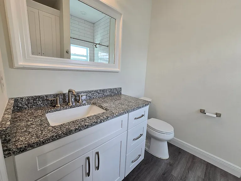 4966 Andrew Ave — Photo 12