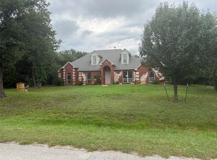 1400 Oak Point Dr, Crossroads, TX 76227
