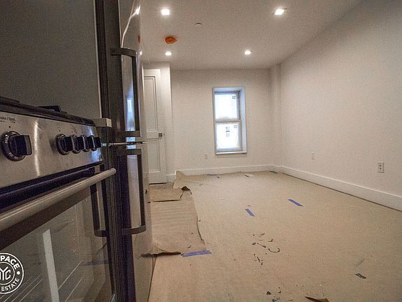2nd image of 473 Park Pl #An12
