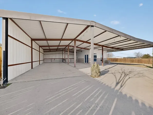 819 Hoss Rd, Sanger, TX 76266