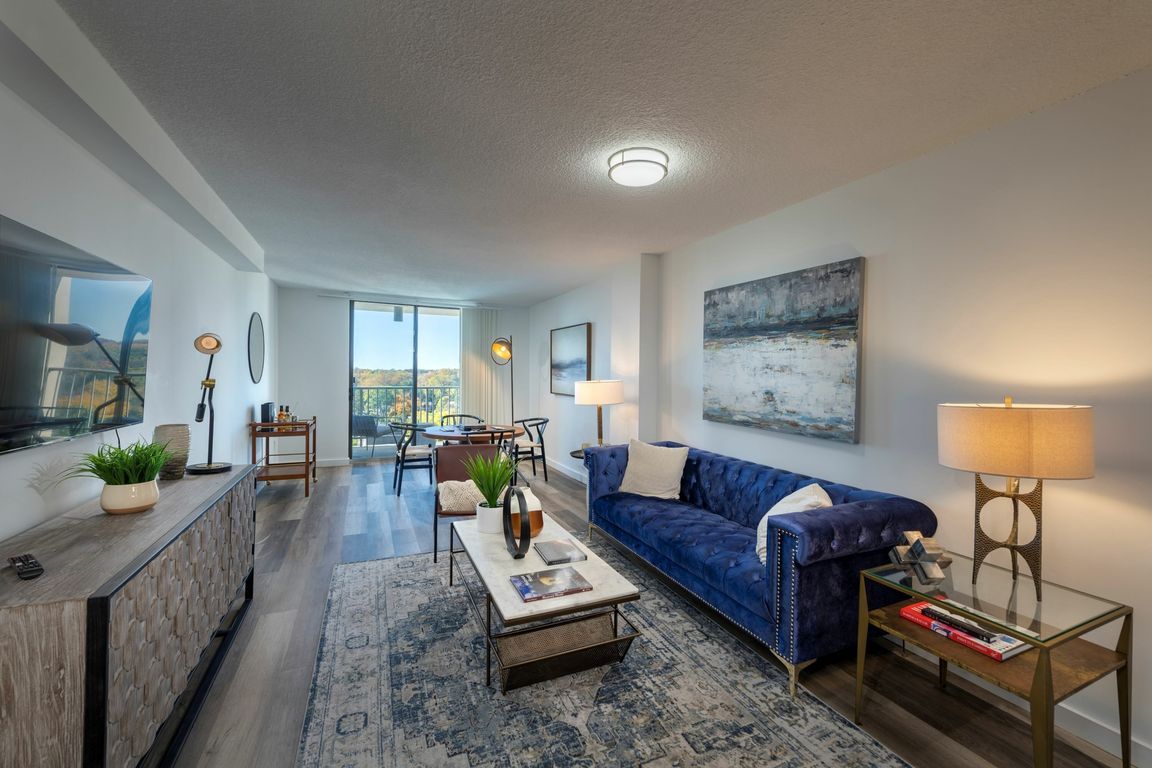 Renovated 1 Bedroom Apartment Home