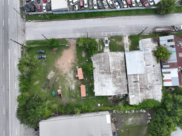 6839 Avenue W, Houston, TX 77011