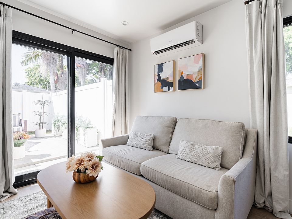 Living Room with a pull-out couch