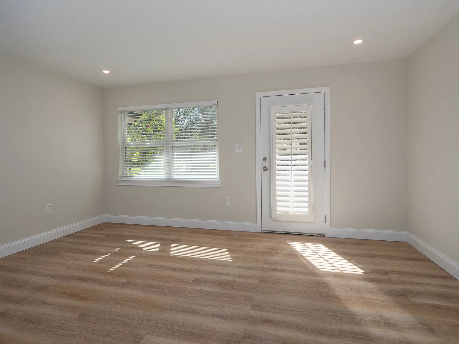 2 bed, 840 sqft, $1,640 — Photo 1