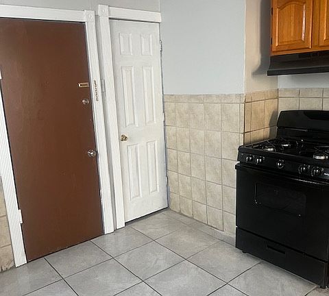 5th image of 58 Stevens Ave