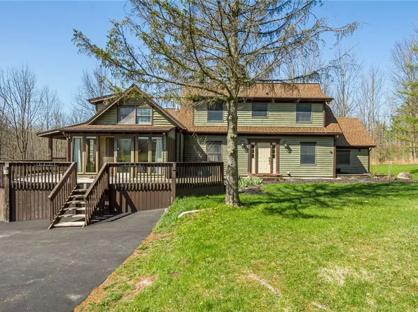 3170 Bailey Rd, Bloomfield, NY 14469
