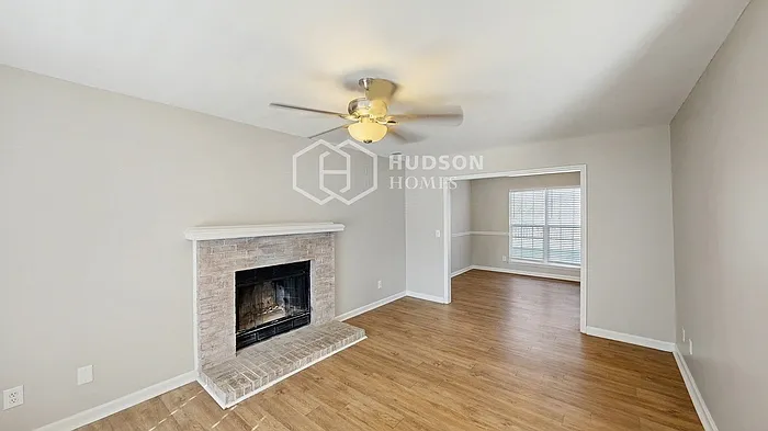 3 bed, 2.5 bath, 1553 sqft, $2,025 — Photo 4